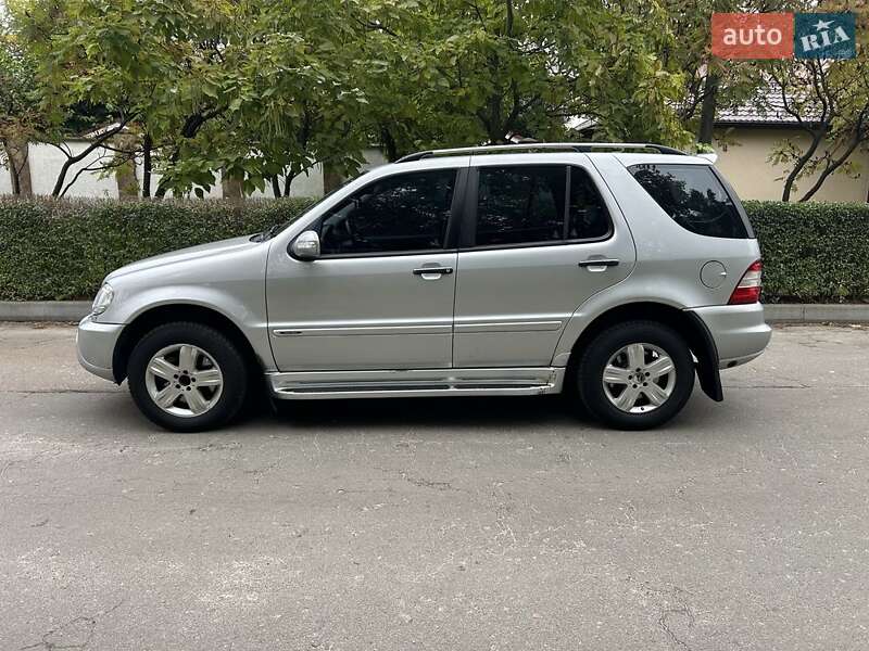 Позашляховик / Кросовер Mercedes-Benz M-Class 2004 в Києві