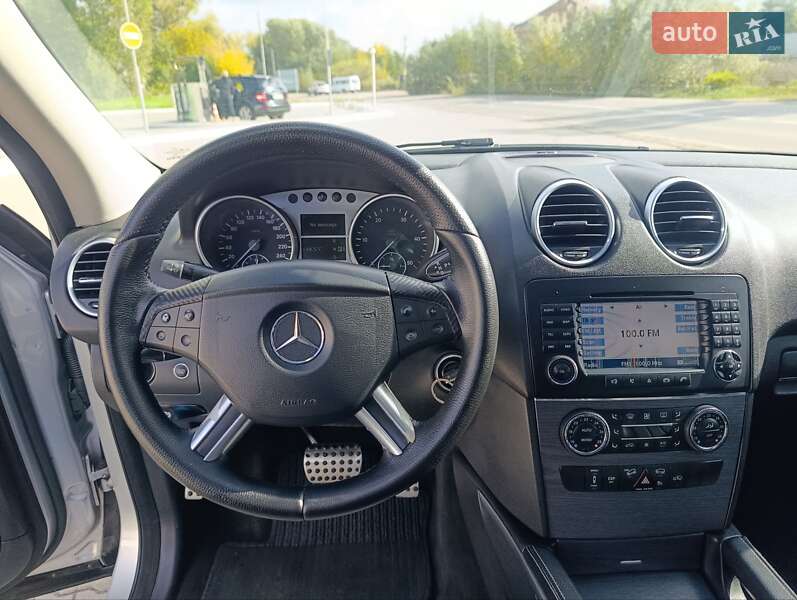 Позашляховик / Кросовер Mercedes-Benz M-Class 2005 в Чернівцях