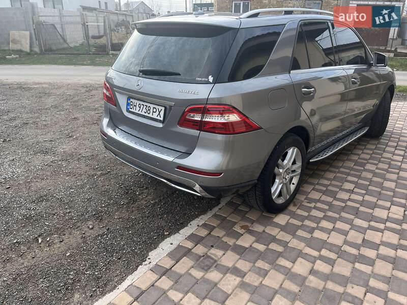 Позашляховик / Кросовер Mercedes-Benz M-Class 2014 в Одесі