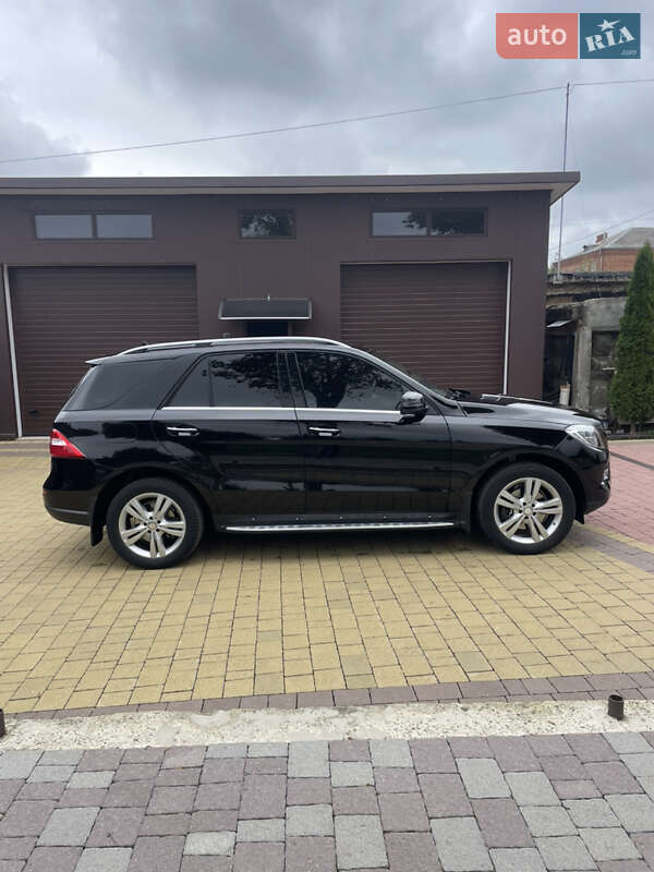 Внедорожник / Кроссовер Mercedes-Benz M-Class 2013 в 