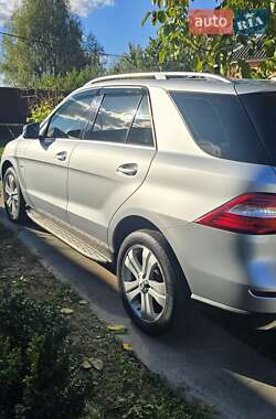 Внедорожник / Кроссовер Mercedes-Benz M-Class 2012 в 