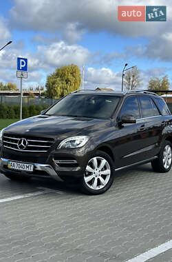 Позашляховик / Кросовер Mercedes-Benz M-Class 2013 в 