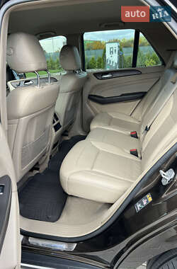 Позашляховик / Кросовер Mercedes-Benz M-Class 2013 в 