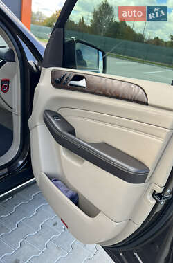 Позашляховик / Кросовер Mercedes-Benz M-Class 2013 в 