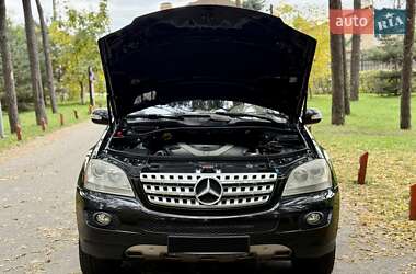 Внедорожник / Кроссовер Mercedes-Benz M-Class 2009 в 