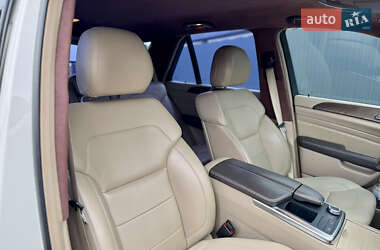 Внедорожник / Кроссовер Mercedes-Benz M-Class 2012 в 