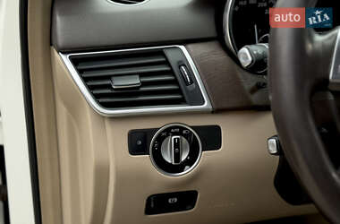Внедорожник / Кроссовер Mercedes-Benz M-Class 2012 в 