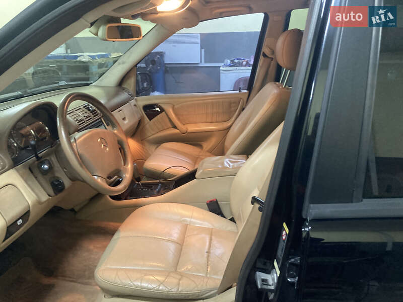 Внедорожник / Кроссовер Mercedes-Benz M-Class 2003 в Николаеве