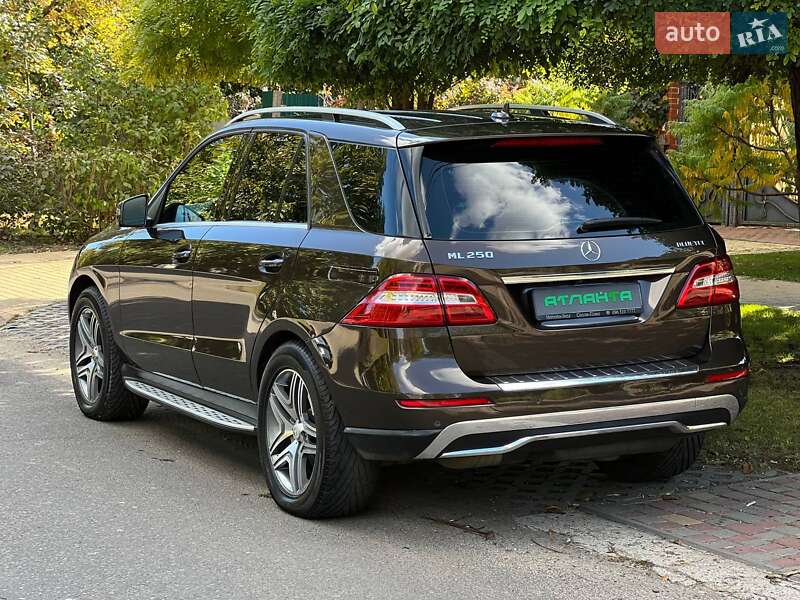 Внедорожник / Кроссовер Mercedes-Benz M-Class 2012 в Одессе