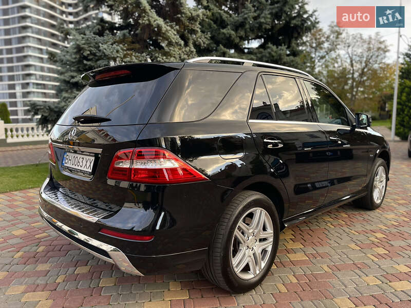 Внедорожник / Кроссовер Mercedes-Benz M-Class 2013 в Одессе