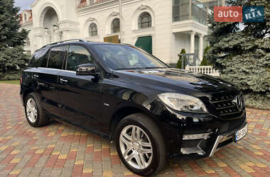 Позашляховик / Кросовер Mercedes-Benz M-Class 2013 в 
