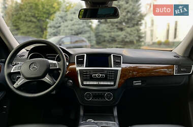 Позашляховик / Кросовер Mercedes-Benz M-Class 2013 в 