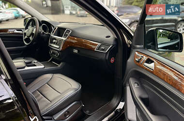 Позашляховик / Кросовер Mercedes-Benz M-Class 2013 в 