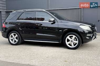 Внедорожник / Кроссовер Mercedes-Benz M-Class 2011 в 