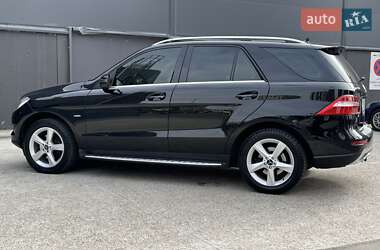 Внедорожник / Кроссовер Mercedes-Benz M-Class 2011 в 