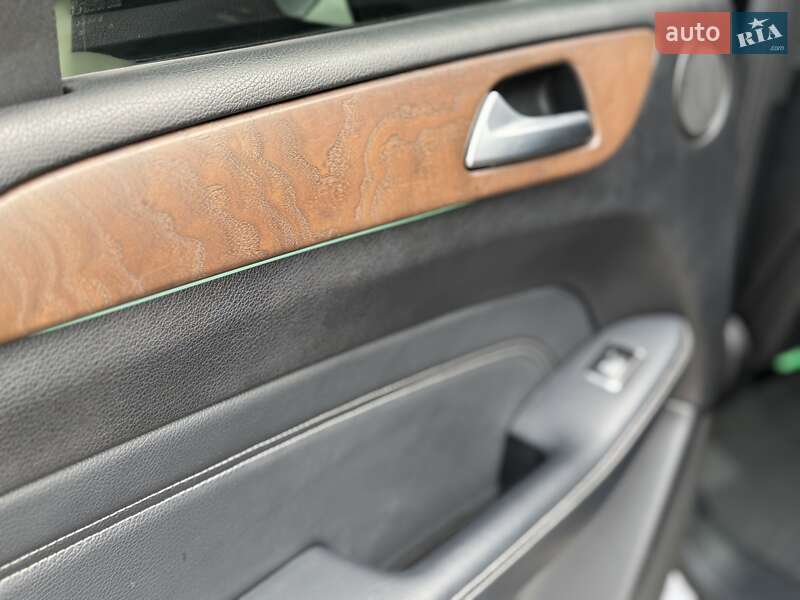 Внедорожник / Кроссовер Mercedes-Benz M-Class 2011 в Киеве