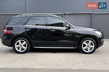 Внедорожник / Кроссовер Mercedes-Benz M-Class 2011 в 