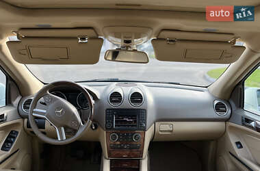 Позашляховик / Кросовер Mercedes-Benz M-Class 2011 в 
