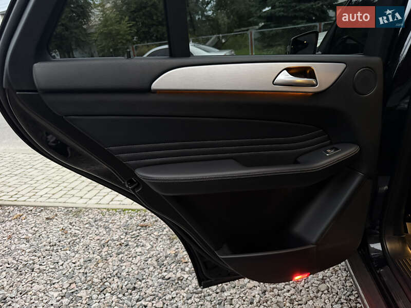 Внедорожник / Кроссовер Mercedes-Benz M-Class 2011 в Львове