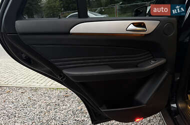 Позашляховик / Кросовер Mercedes-Benz M-Class 2011 в 