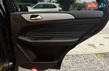 Позашляховик / Кросовер Mercedes-Benz M-Class 2011 в 
