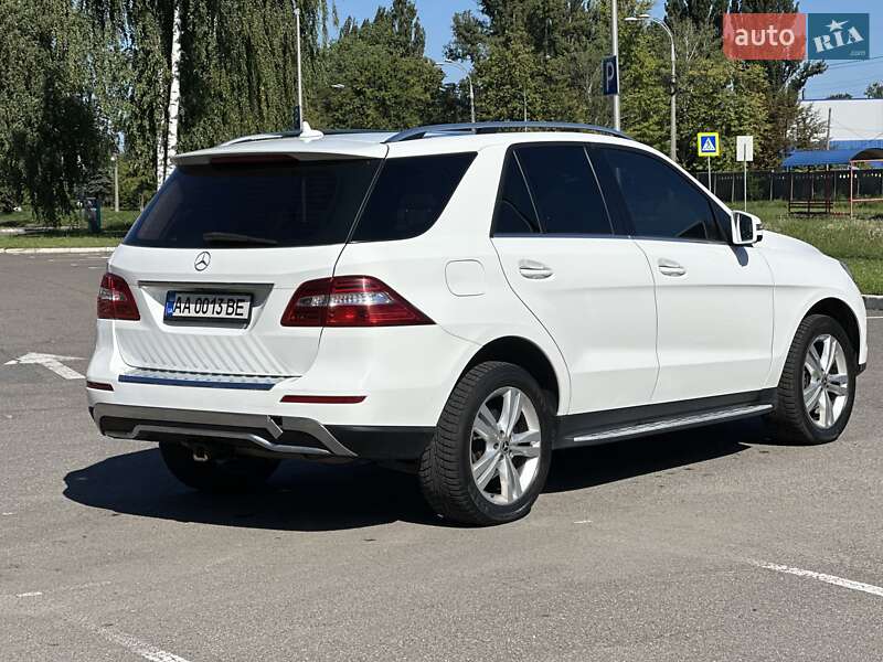 Внедорожник / Кроссовер Mercedes-Benz M-Class 2015 в Киеве