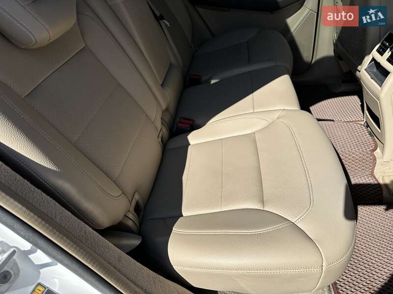Внедорожник / Кроссовер Mercedes-Benz M-Class 2015 в Киеве