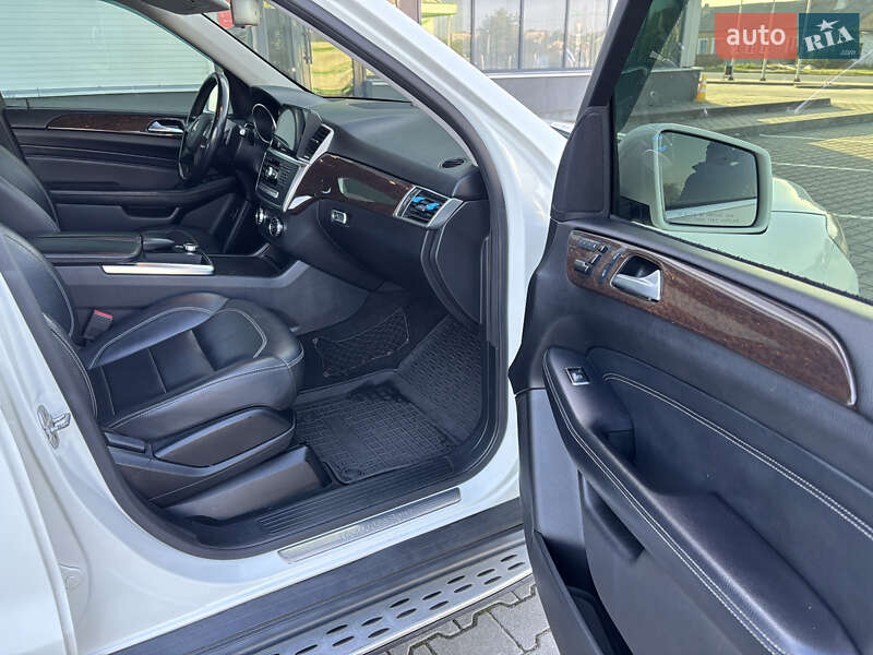 Позашляховик / Кросовер Mercedes-Benz M-Class 2012 в Нововолинську фото 32 Позашляховик / Кросовер Mercedes-Benz M-Class 2012 в Нововолинську