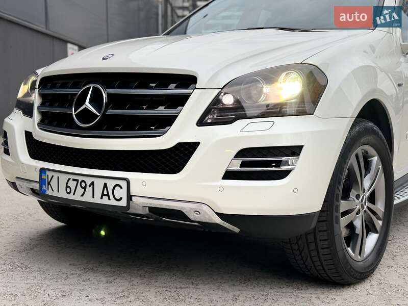 Позашляховик / Кросовер Mercedes-Benz M-Class 2010 в Києві