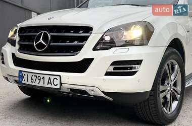 Внедорожник / Кроссовер Mercedes-Benz M-Class 2010 в 