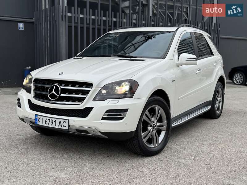 Позашляховик / Кросовер Mercedes-Benz M-Class 2010 в Києві