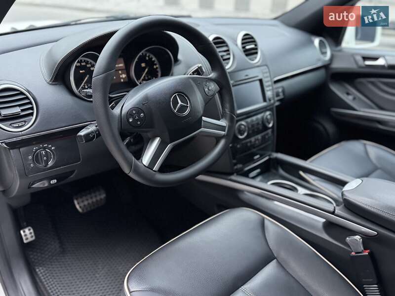 Позашляховик / Кросовер Mercedes-Benz M-Class 2010 в Києві