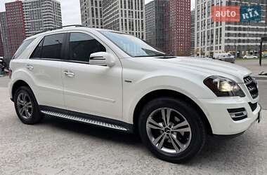 Внедорожник / Кроссовер Mercedes-Benz M-Class 2010 в 