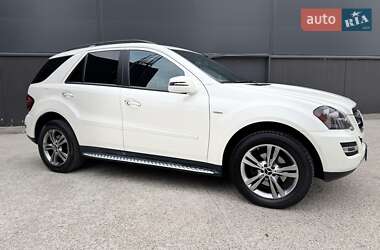 Внедорожник / Кроссовер Mercedes-Benz M-Class 2010 в 
