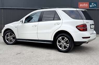 Внедорожник / Кроссовер Mercedes-Benz M-Class 2010 в 