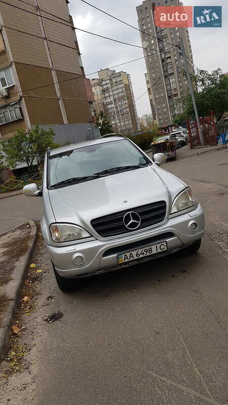 Mercedes-Benz M-Class 2001