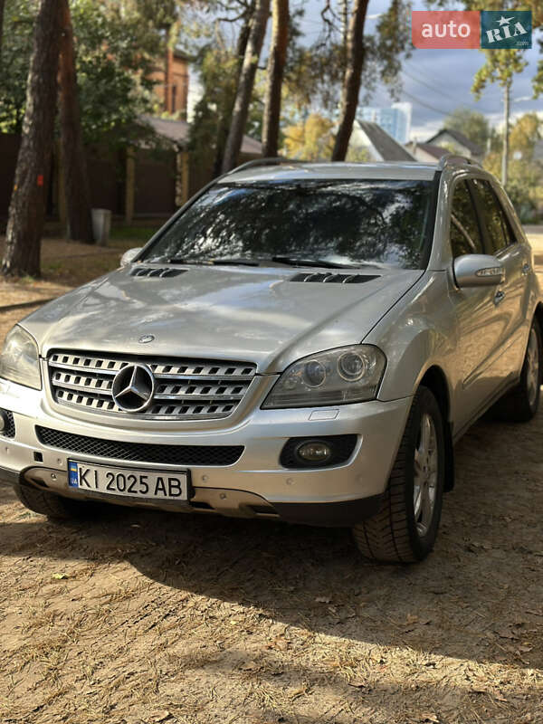 Внедорожник / Кроссовер Mercedes-Benz M-Class 2006 в Киеве