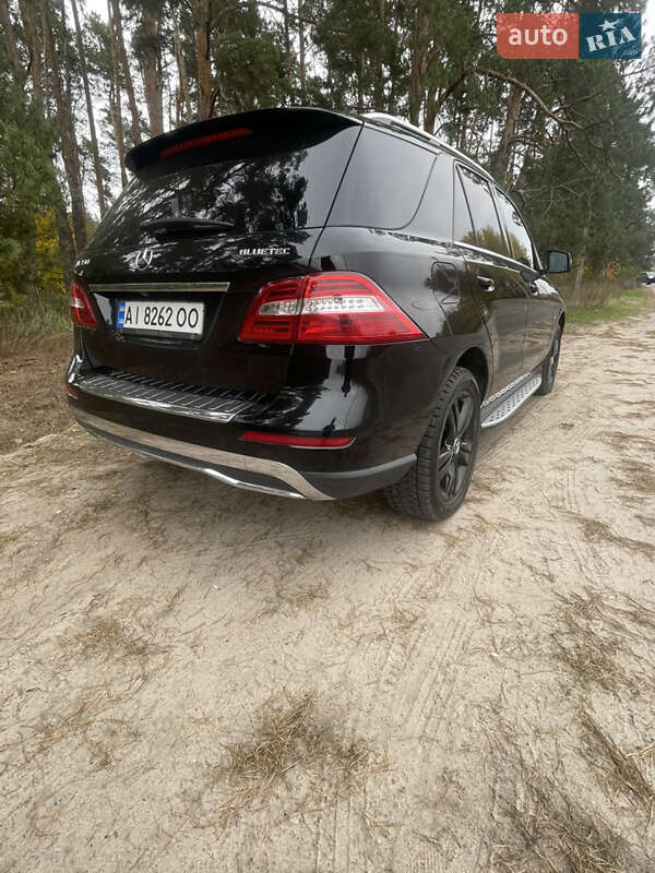 Внедорожник / Кроссовер Mercedes-Benz M-Class 2011 в Киеве