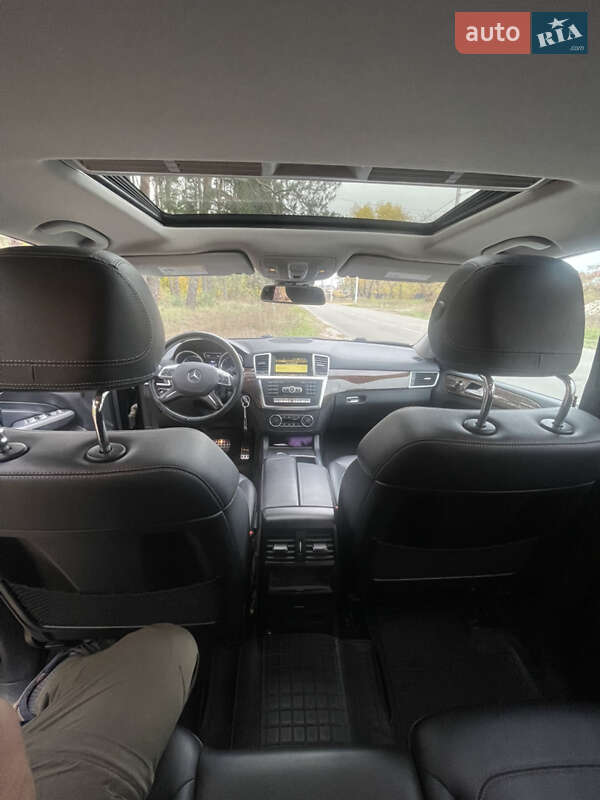Внедорожник / Кроссовер Mercedes-Benz M-Class 2011 в Киеве