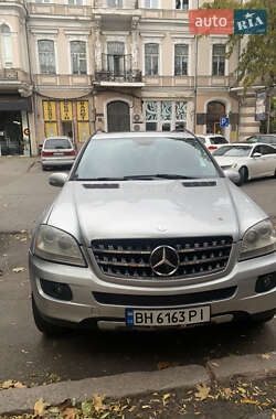 Внедорожник / Кроссовер Mercedes-Benz M-Class 2006 в 