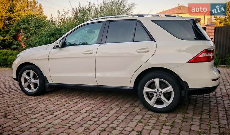 Позашляховик / Кросовер Mercedes-Benz M-Class 2012 в Києві