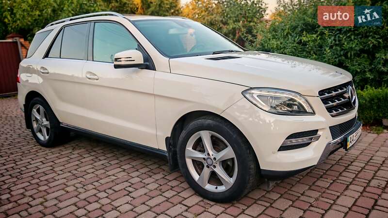 Позашляховик / Кросовер Mercedes-Benz M-Class 2012 в Києві