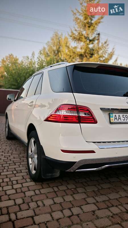 Позашляховик / Кросовер Mercedes-Benz M-Class 2012 в Києві
