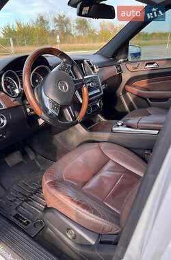 Внедорожник / Кроссовер Mercedes-Benz M-Class 2015 в 