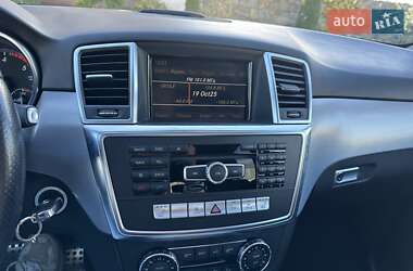 Внедорожник / Кроссовер Mercedes-Benz M-Class 2012 в 