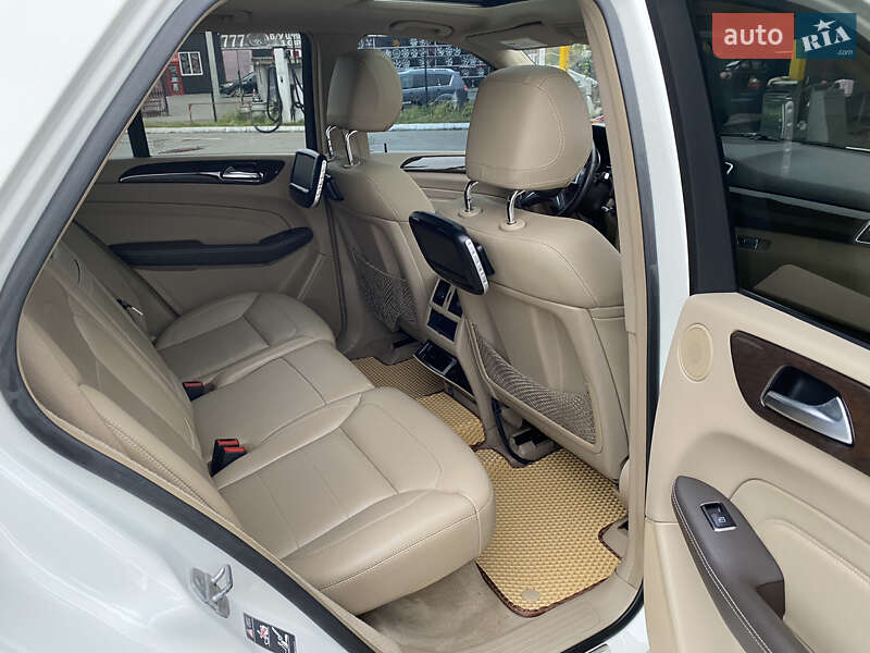Внедорожник / Кроссовер Mercedes-Benz M-Class 2011 в Хмельницком