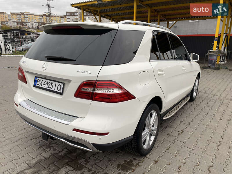 Внедорожник / Кроссовер Mercedes-Benz M-Class 2011 в Хмельницком