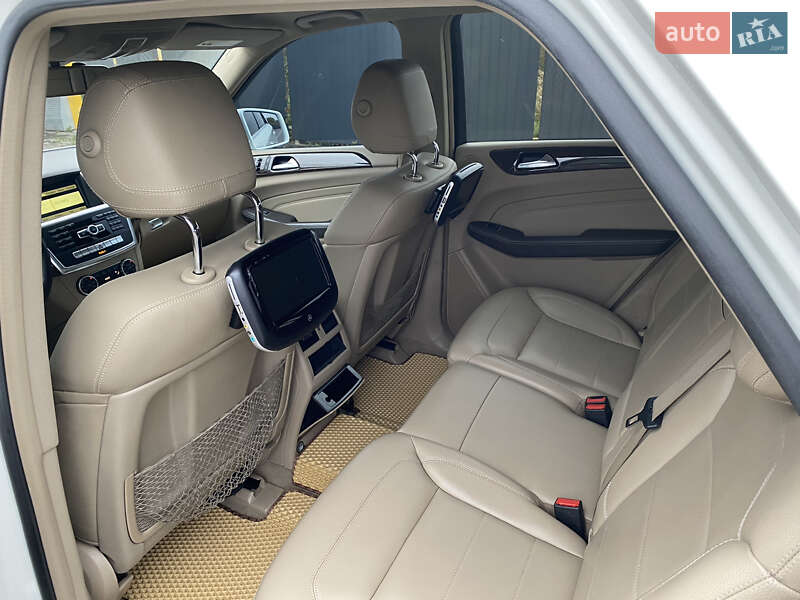 Внедорожник / Кроссовер Mercedes-Benz M-Class 2011 в Хмельницком