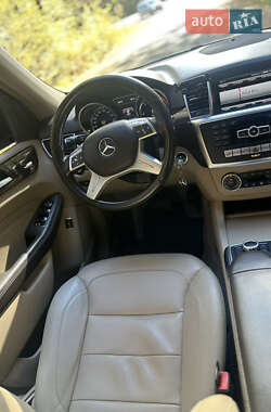 Внедорожник / Кроссовер Mercedes-Benz M-Class 2013 в 