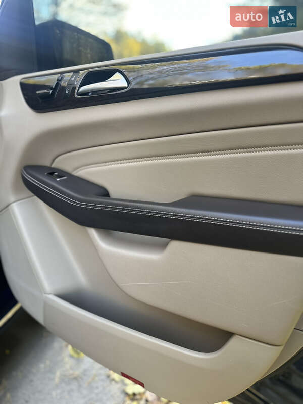 Внедорожник / Кроссовер Mercedes-Benz M-Class 2013 в Черновцах